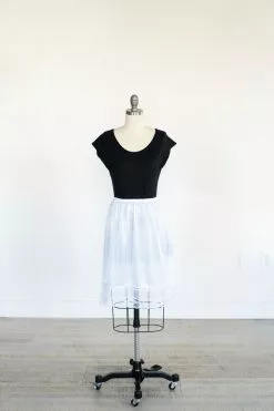 Sweet Salt Traditional 23" White Slip